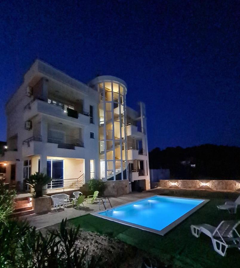 Kopernikus Apartments Улцинь Екстер'єр фото