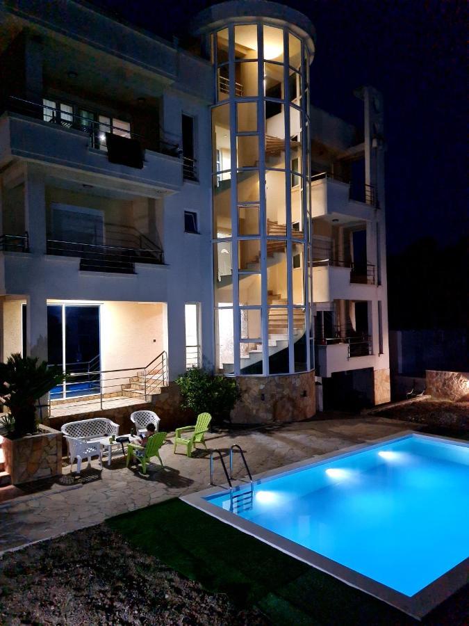 Kopernikus Apartments Улцинь Екстер'єр фото