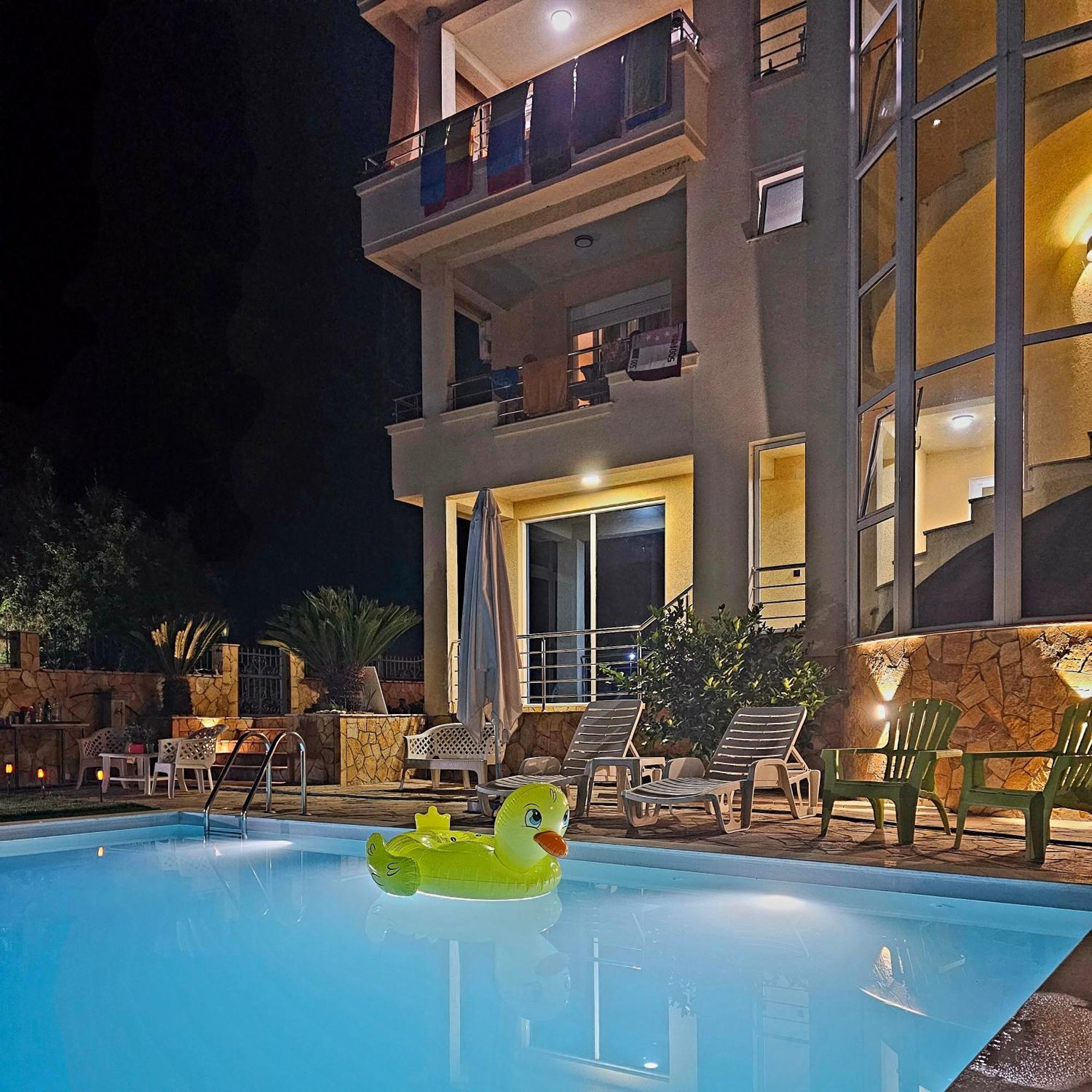 Kopernikus Apartments Улцинь Екстер'єр фото