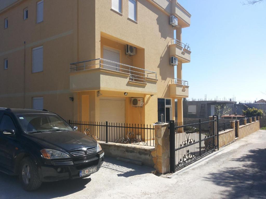 Kopernikus Apartments Улцинь Екстер'єр фото